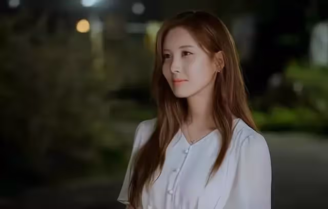 離婚後,我娶前妻閨蜜,婚禮上前妻發視頻祝福,看完視頻後我報警