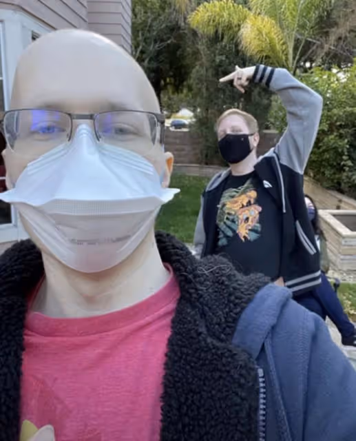 千萬網紅亞歷山大因癌症去世！年僅23歲，父親強忍悲痛宣布其死訊