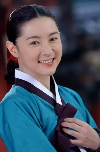 奪演藝圈老少配冠軍,李英愛嫁大20歲老公恩愛12年,70歲尪身價522億對愛妻卻溫柔寵溺