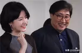 奪演藝圈老少配冠軍,李英愛嫁大20歲老公恩愛12年,70歲尪身價522億對愛妻卻溫柔寵溺