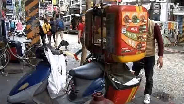 本土劇演員為照顧母親轉行賣早餐,資金不足將機車大改造,走到哪賣到哪:生命會找到出路.
