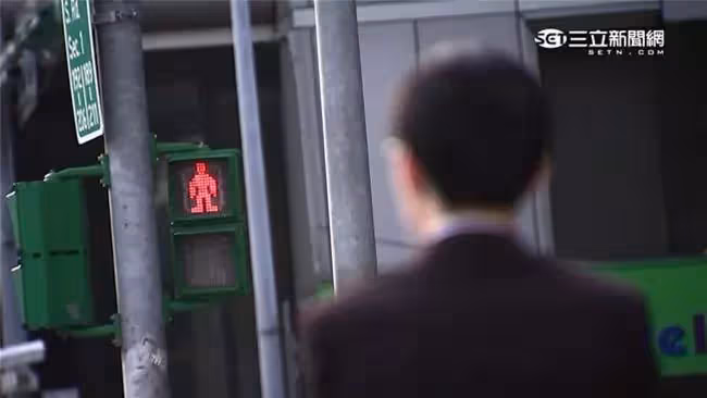 每天騙老婆出門上班,失業男偷開計程車苦撐半年,有天妻子帶一家搭上他車,結局逼哭全網:娶對人