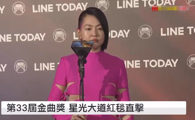 小S跟具俊曄同台,台上對他動手動腳,被陶晶瑩調侃「光頭」