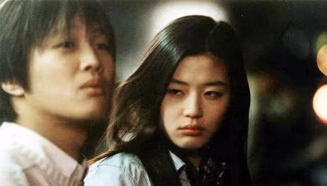 完美乾淨女明星代表全智賢，紅足20年還嫁入青梅竹馬豪門家