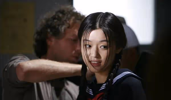 完美乾淨女明星代表全智賢，紅足20年還嫁入青梅竹馬豪門家