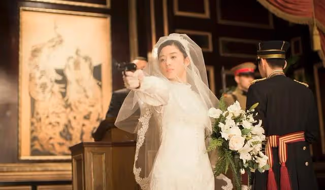 完美乾淨女明星代表全智賢,紅足20年還嫁入青梅竹馬豪門家