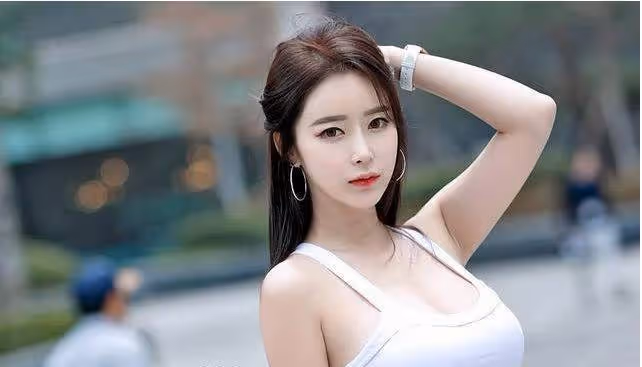 王思聰砸2億拿不下的網紅,卻嫁給小17歲男友,如今讓人心痛不已