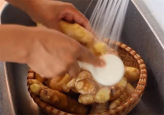 純手工製作姜粉，學會以後炒菜調餡再也不怕吃到大片的生薑了