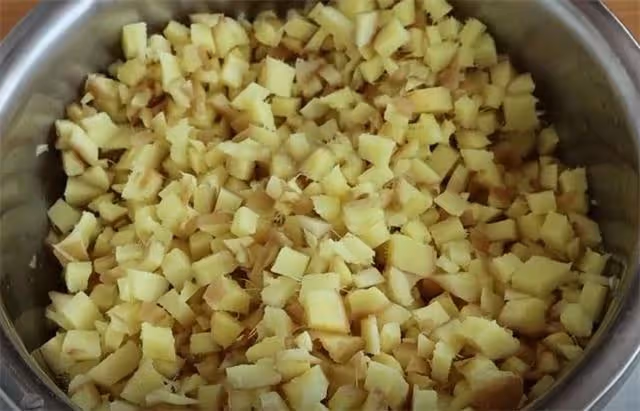 純手工製作姜粉，學會以後炒菜調餡再也不怕吃到大片的生薑了
