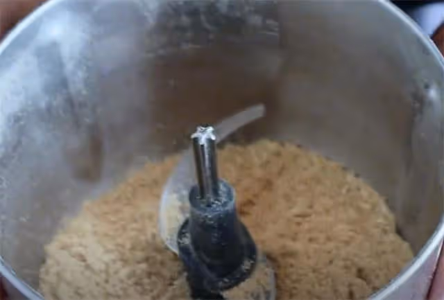 純手工製作姜粉，學會以後炒菜調餡再也不怕吃到大片的生薑了