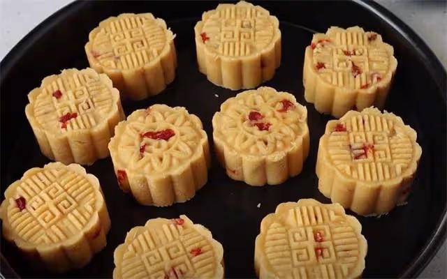 在家製作綠豆糕原來這麼簡單，清涼解暑，鬆軟細膩又好吃，真解饞