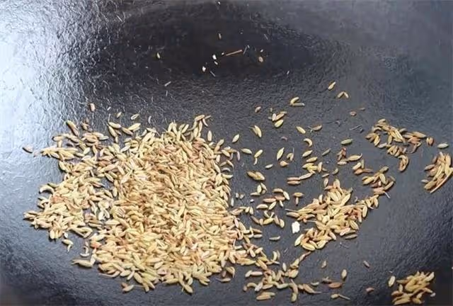 陝西特色鍋盔的家常做法，又圓又厚又大，越嚼越香，太好吃了