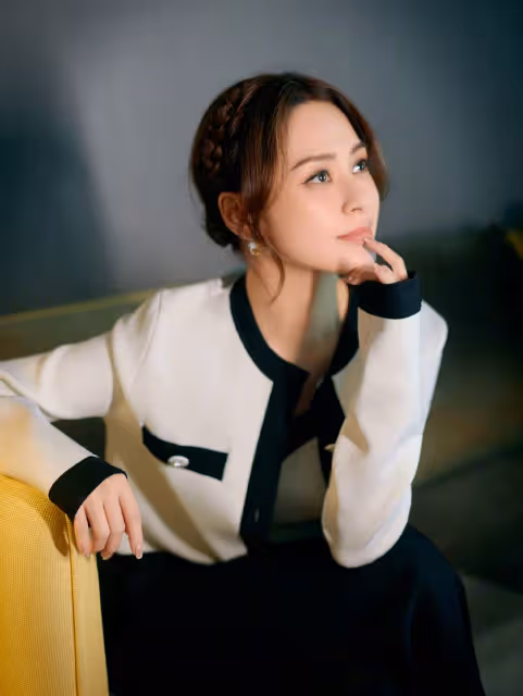 愛情不是全部!41歲阿嬌曬美照,像20多歲的美女,與賴弘國失婚後,活得瀟灑肆意