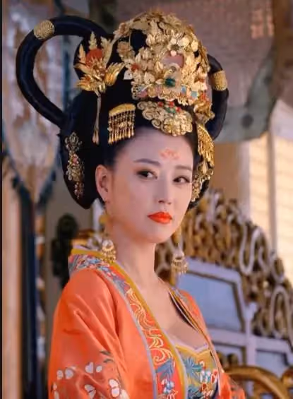 周海媚:我試過5個男人同時追我,但不想結婚!55歲年老拍戲治病寒酸,直言「完全沒有必要」生小孩
