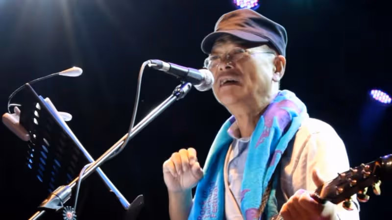 男星肝硬化病逝!女兒代領獎「超感人致詞」讓全網落淚 哽咽「向天上父親喊話」:爸爸你得獎了
