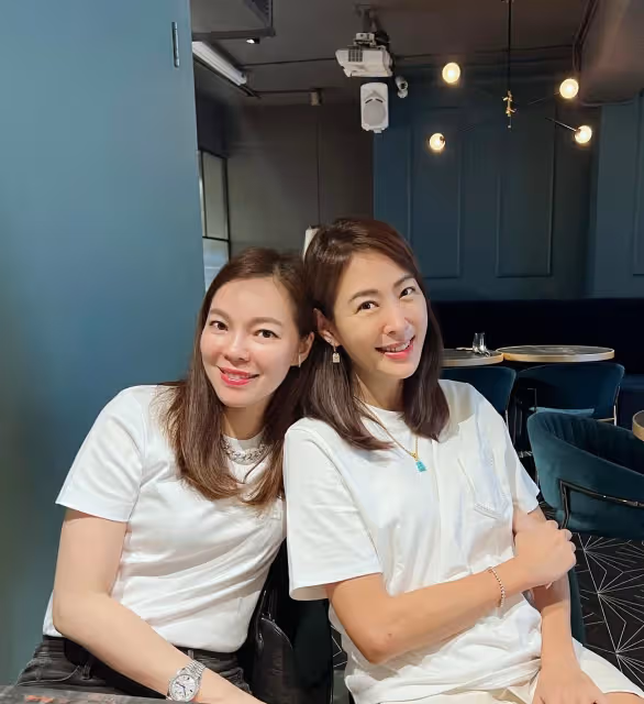 林志玲的老師!她47歲「罕見秀比基尼照」連女星都羨慕 絕美背影「有如大學生」私下還是大善人