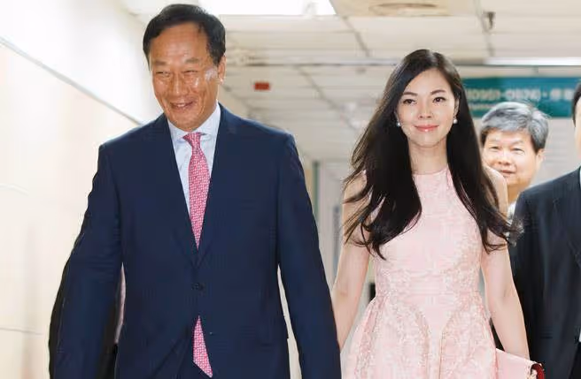 林志玲的老師!她47歲「罕見秀比基尼照」連女星都羨慕 絕美背影「有如大學生」私下還是大善人