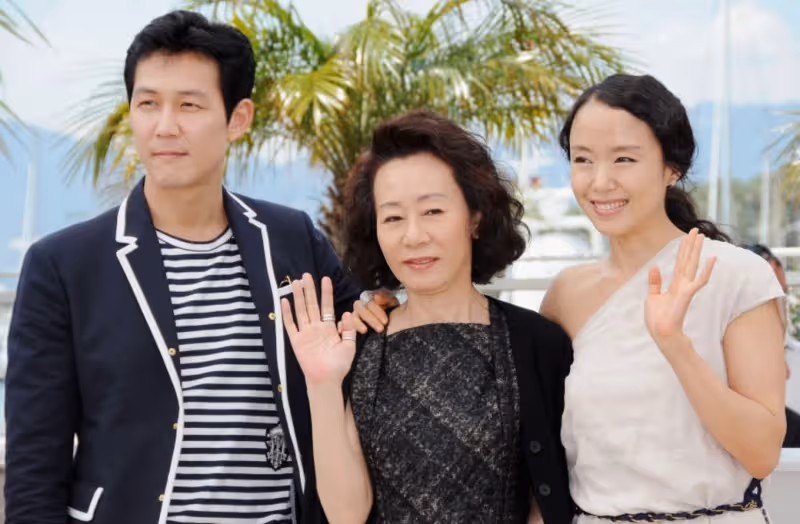 被酸離婚不光彩!國民奶奶為養2兒「重返演藝圈」什麼都演 打拚55年不容易「73歲勇奪奧斯卡 」