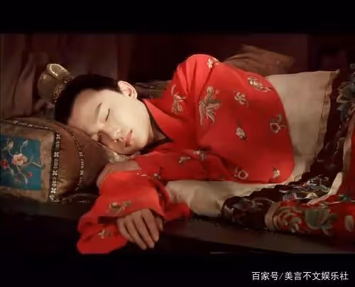 楊洋被欺負的有多慘？被恩師李少紅告上法庭，因於小彤終身咳嗽