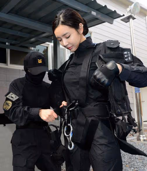 韓國最美女兵李允花,模特出身,當上女上尉