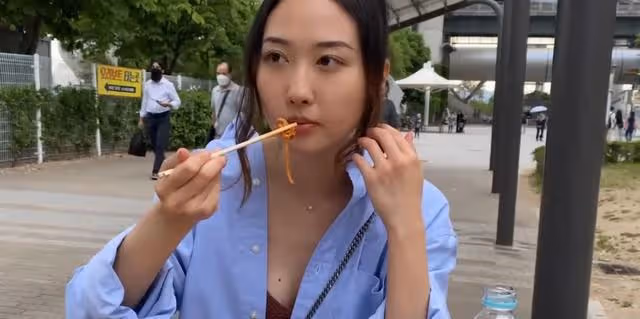 韓國財閥千金的一天,每天睡到自然醒,不用工作每天約會小鮮肉