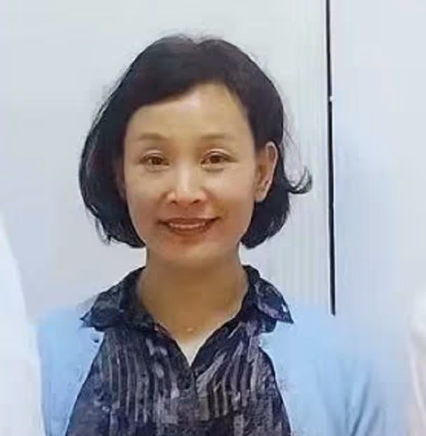 陳沖定居美國太愜意,戴黃金現身飯店顯富貴,戲骨尤勇智罕見露面