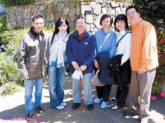 才子倪匡離世,曾自曝看淡生死希望海葬,與親妹亦舒20多年不聯絡