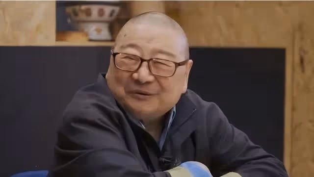 才子倪匡離世,曾自曝看淡生死希望海葬,與親妹亦舒20多年不聯絡