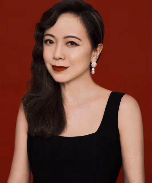 父女團聚！TVB前當家花旦接老父到內地養老，不久前已定居北京