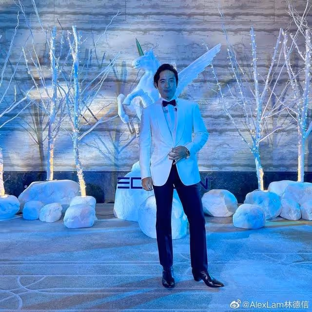 頂星二代光環出道10年！著名港星自曝因父母離婚暴肥，曾被指花心