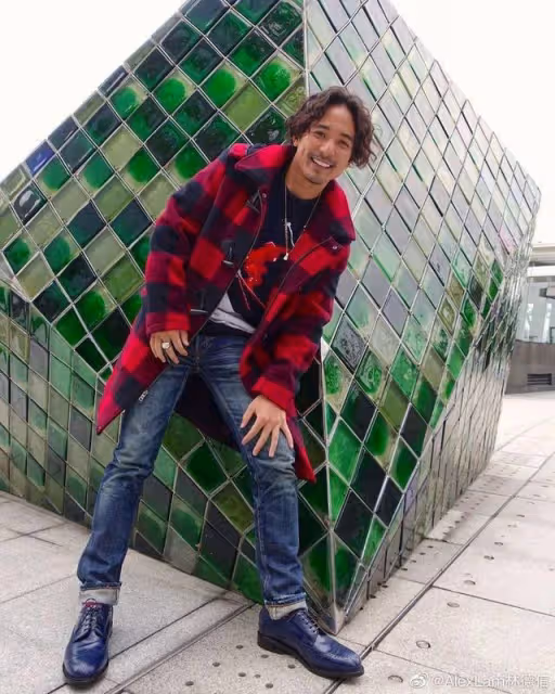 頂星二代光環出道10年！著名港星自曝因父母離婚暴肥，曾被指花心