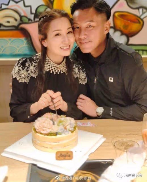 閃盲眼!麥雅致生日 老公張頴康送「肉嘴」