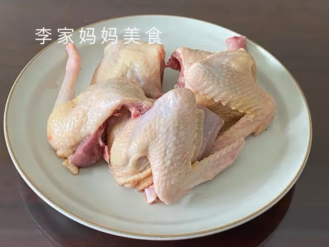 入伏前，如果有條件，這湯要多喝，滋補潤燥又營養，元氣滿滿度夏