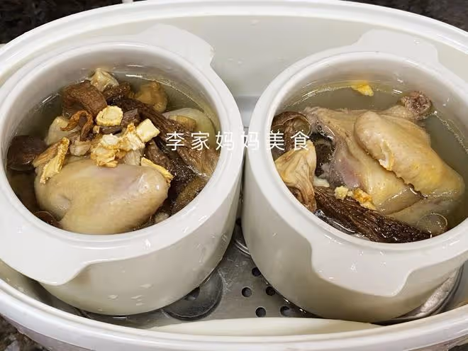 入伏前，如果有條件，這湯要多喝，滋補潤燥又營養，元氣滿滿度夏