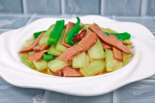 小暑將至，別忘了「吃3瓜喝1湯」，應季而食，清涼消暑好過夏