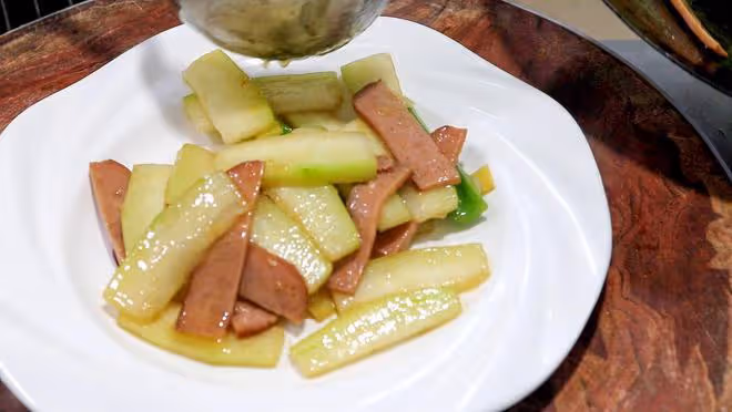 小暑將至，別忘了「吃3瓜喝1湯」，應季而食，清涼消暑好過夏