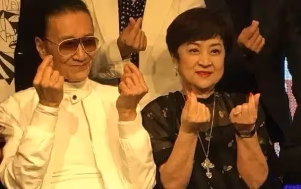 甄珍為兒做30年「假面夫妻」,兒長大棄謝賢嫁名導,變身保姆為兒鋪路:今後專注自己人生