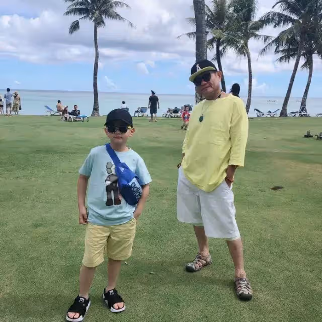 即將邁入60歲的許效舜,「錄影三天變一天」僅剩一個主持棒!樂在其中 「砸百萬轉行」也不忘進修自我!