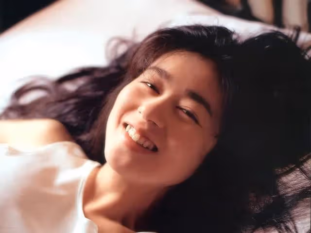 青山知可子—又純又欲,天使的臉蛋,魔鬼的身材,美得讓人窒息