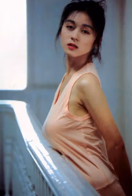 青山知可子—又純又欲,天使的臉蛋,魔鬼的身材,美得讓人窒息