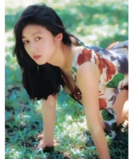 青山知可子—又純又欲,天使的臉蛋,魔鬼的身材,美得讓人窒息