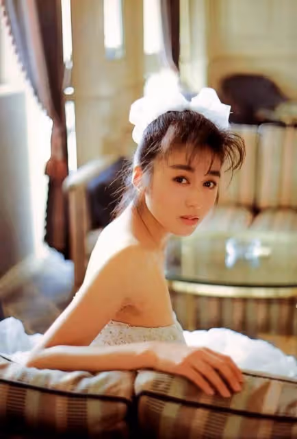 青山知可子—又純又欲,天使的臉蛋,魔鬼的身材,美得讓人窒息