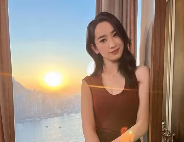 突發!最美星二代被傳墜樓身亡,經紀人否認:別拿這種事開玩笑