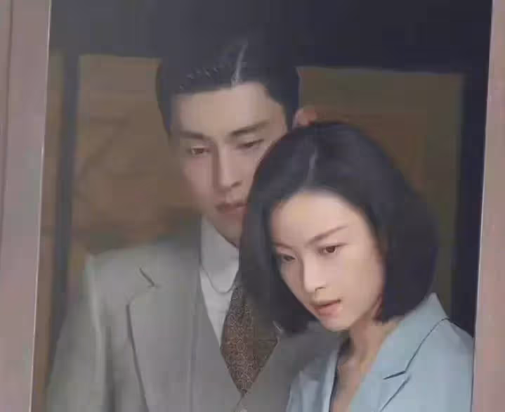 鄧倫抱倪妮的這個姿勢,化學反應好強!他倆好適合演情慾戲啊