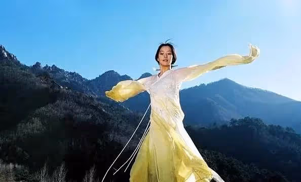 韓國藝人金喜善是否整容的質疑有了答案:看今天「長開了」的女兒