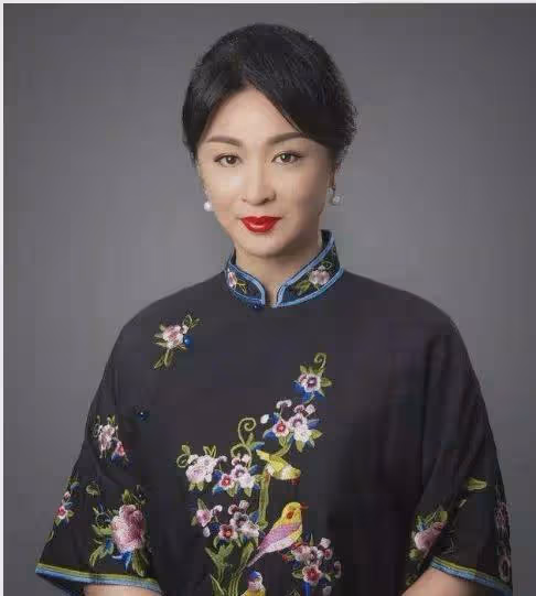 除了金星，原來娛樂圈這6位也是「變性人」，美得太過分了