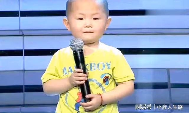 童星張峻豪：3歲出名，5歲上春晚，如今他咋樣了？