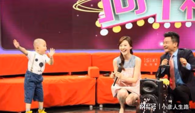童星張峻豪：3歲出名，5歲上春晚，如今他咋樣了？