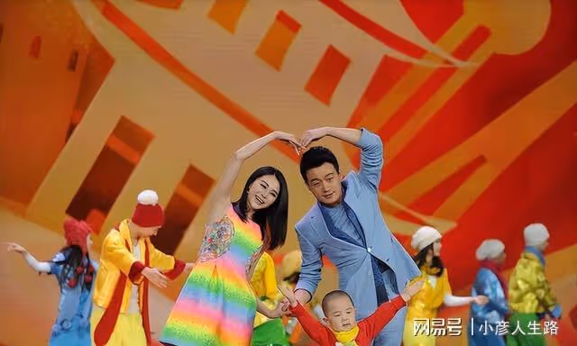 童星張峻豪：3歲出名，5歲上春晚，如今他咋樣了？
