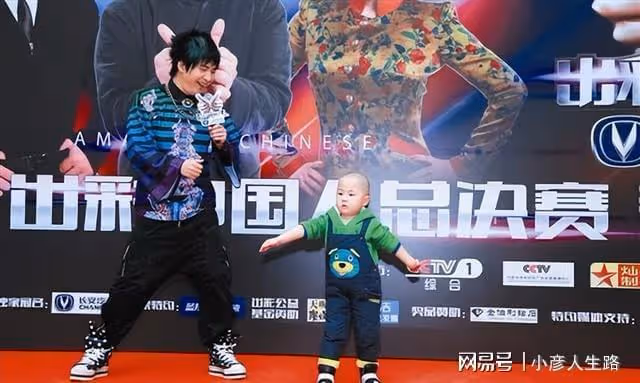 童星張峻豪：3歲出名，5歲上春晚，如今他咋樣了？